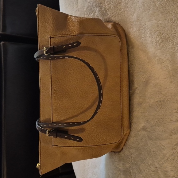 Elegant Tan Leather Tote Bag - Picture 1 of 11